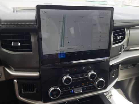 Used 2024 Ford Expedition XLT AWD/4WD image 21