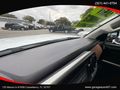 Used 2017 Toyota Tacoma SR5 RWD image 18
