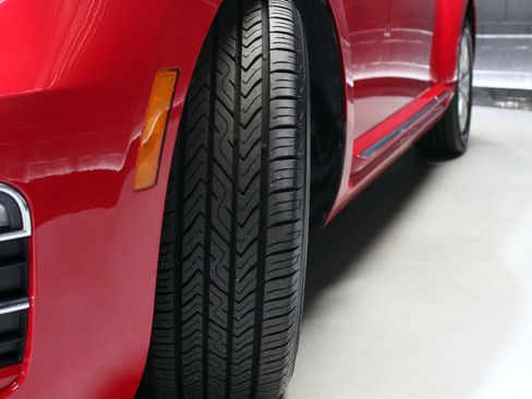 Used 2018 Volkswagen Beetle 2.0T S image 27