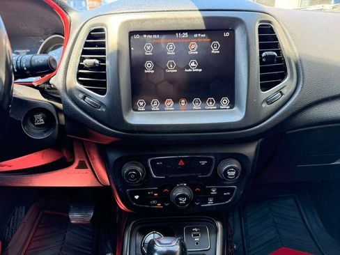 Used 2020 Jeep Compass Trailhawk AWD/4WD image 26