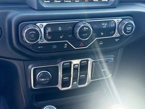 Used 2023 Jeep Wrangler Unlimited Sahara w/ Cold Weather Group image 15