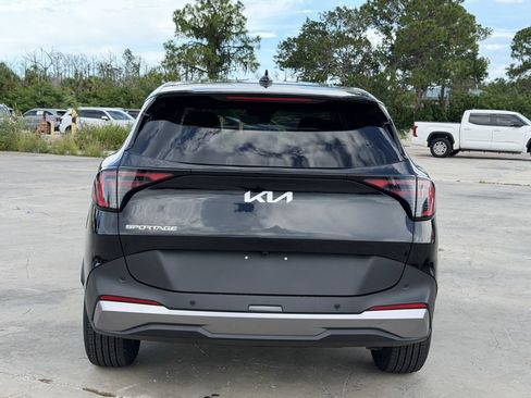 New 2027 Kia Sportage EX FWD image 5