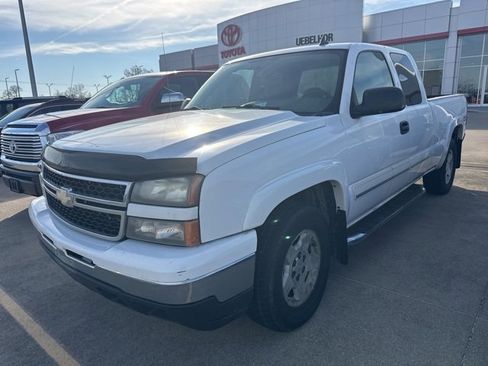 Used 2007 Chevrolet Silverado 1500 LT w/ Extended Cab Value Package image 1