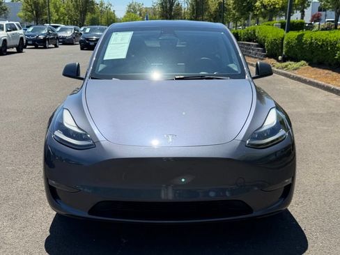 Used 2023 Tesla Model Y Long Range AWD/4WD image 3