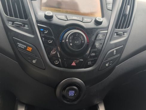 Used 2013 Hyundai Veloster Turbo image 30