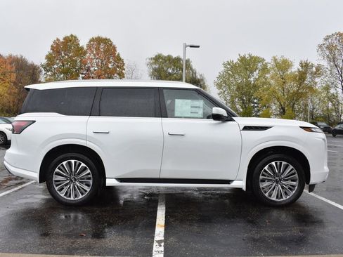 Used 2026 INFINITI QX80 Luxe w/ Cargo Package image 6
