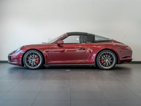 Used 2018 Porsche 911 Targa 4S AWD/4WD image 2