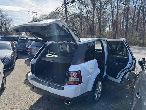 Used 2013 Land Rover Range Rover Sport HSE LUX w/ Luxury Interior Pkg image 8