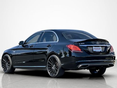 Used 2019 Mercedes-Benz C 300 Sedan image 3