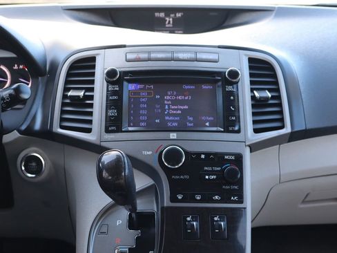 Used 2014 Toyota Venza XLE image 35