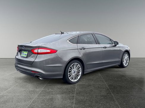 Used 2014 Ford Fusion SE w/ Equipment Group 202A image 7