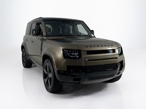 Used 2026 Land Rover Defender 110 X-Dynamic SE AWD/4WD image 7