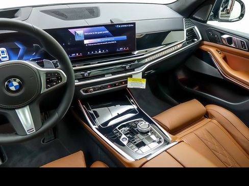 Used 2026 BMW X7 xDrive40i w/ Executive Package image 15