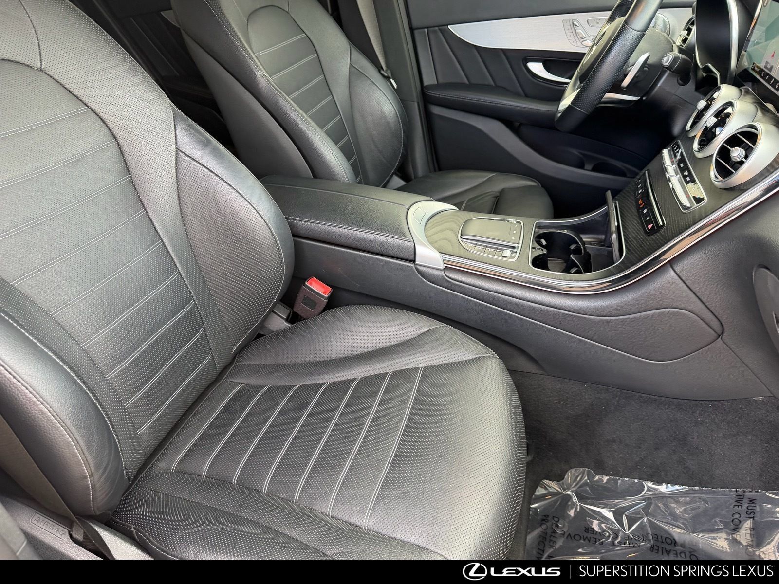 Used 2022 Mercedes-Benz GLC 300 4MATIC image 11