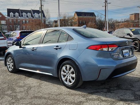 Used 2021 Toyota Corolla LE image 6