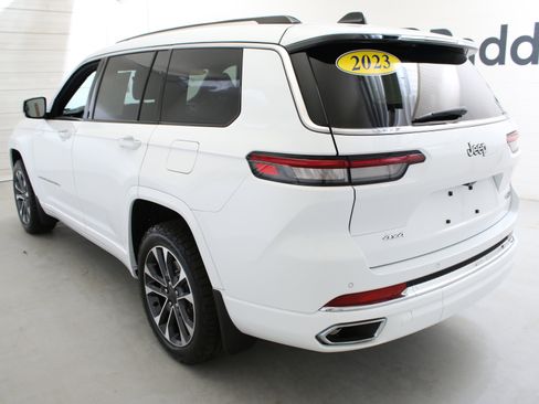 Used 2023 Jeep Grand Cherokee L Overland w/ MOPAR Finishing Package AWD/4WD image 8