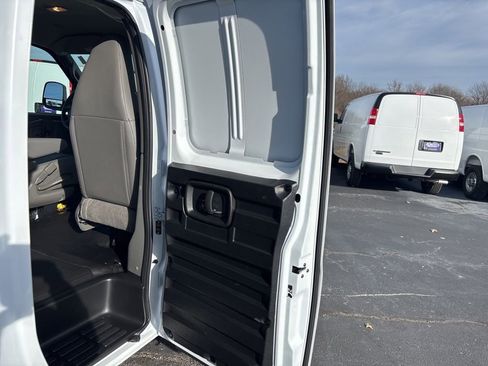 New 2025 Chevrolet Express 2500 w/ Driver Convenience Package RWD image 34