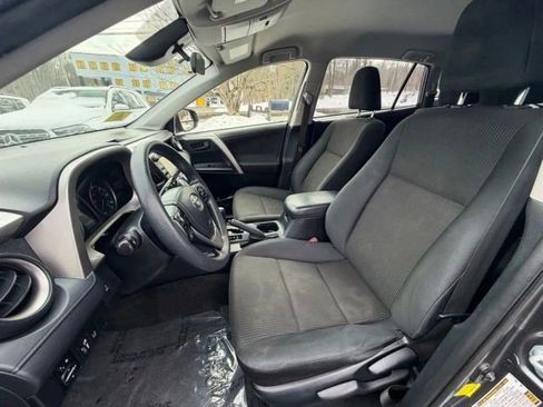 Used 2018 Toyota RAV4 LE w/ All Weather Liner Package image 17