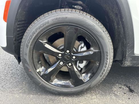 New 2026 Jeep Grand Cherokee Limited w/ Limited Altitude Package RWD image 3
