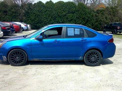 Used 2010 Ford Focus SES image 1