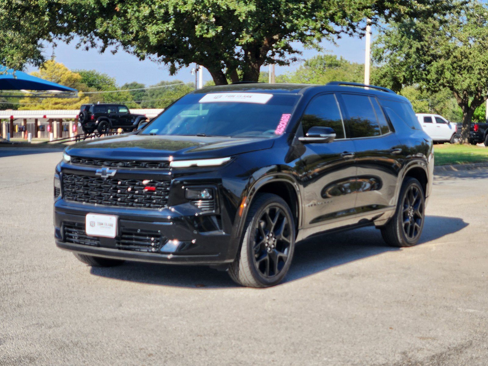 Used 2024 Chevrolet Traverse RS FWD image 2