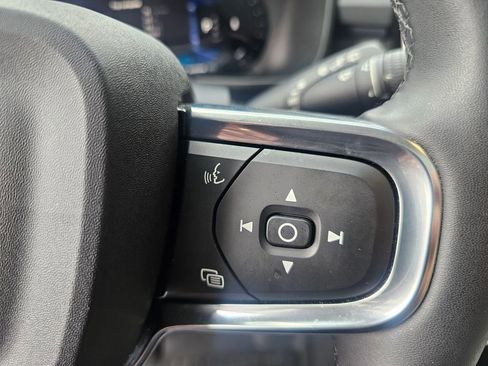 Certified 2023 Volvo XC40 B5 Plus w/ Climate Package image 22