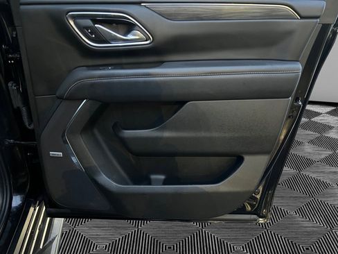 Used 2024 GMC Yukon XL SLT image 16