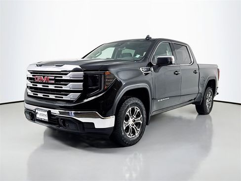 Used 2023 GMC Sierra 1500 SLE image 1