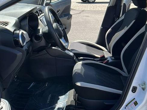 Used 2022 Nissan Versa SV FWD image 18