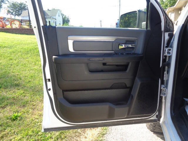 Used 2022 RAM 1500 Classic SLT w/ Electronics Group AWD/4WD image 11