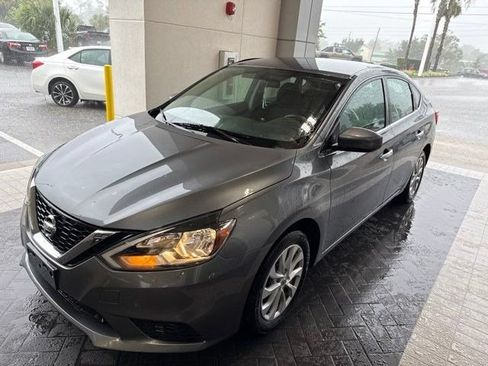 Used 2018 Nissan Sentra SV FWD image 1