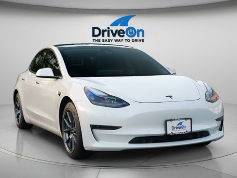 Used 2021 Tesla Model 3 Standard Range Plus image 11