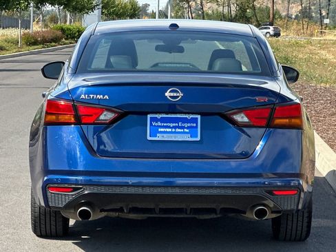 Used 2023 Nissan Altima 2.5 SR FWD image 4