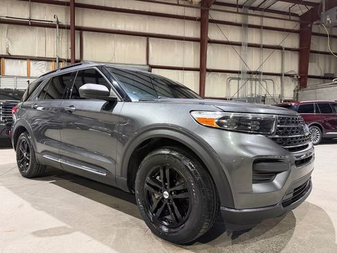 Used 2020 Ford Explorer XLT RWD image 1