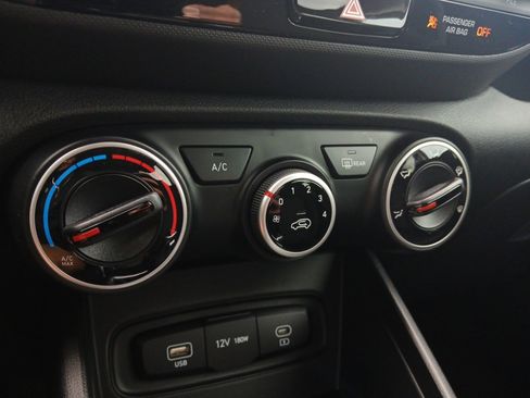 New 2026 Hyundai Venue SE image 21