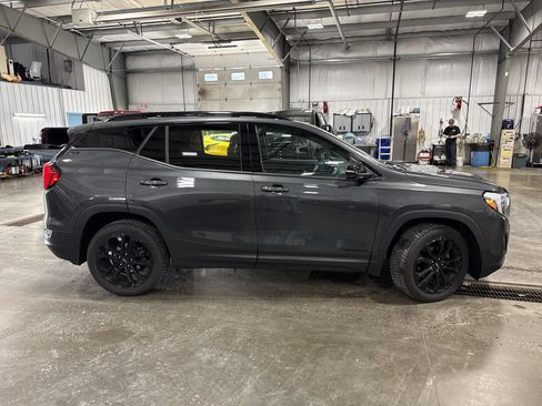 Used 2019 GMC Terrain SLT w/ Preferred Package AWD/4WD image 2
