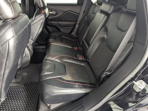 Used 2022 Jeep Cherokee Trailhawk image 29