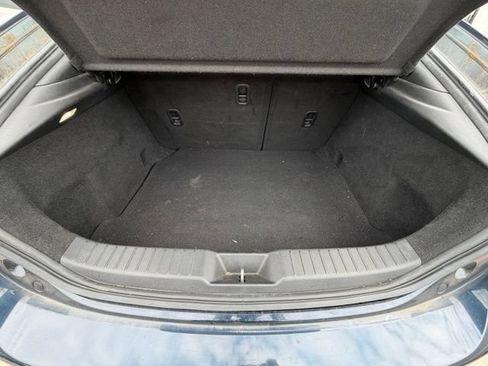 Used 2019 MAZDA MAZDA3 Hatchback w/ Preferred Package FWD image 18