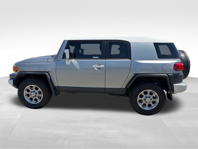 Used 2011 Toyota FJ Cruiser 4WD w/ Convenience Pkg image 4