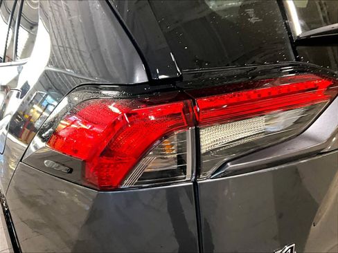 Used 2023 Toyota RAV4 SE image 34
