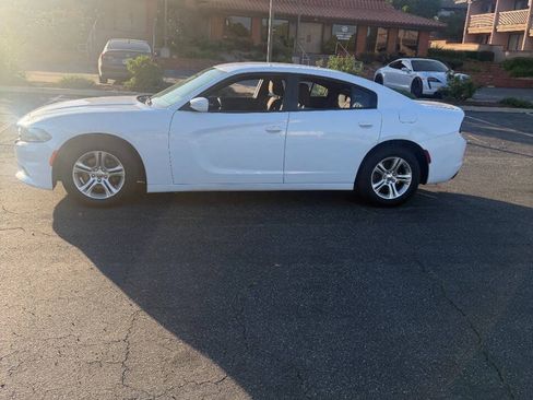 Used 2020 Dodge Charger SXT RWD image 8