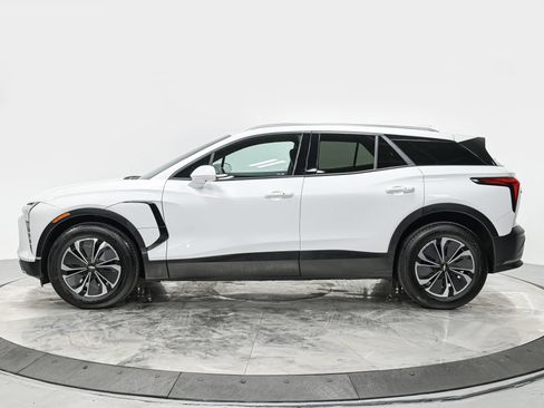 Used 2024 Chevrolet Blazer EV LT AWD/4WD image 2