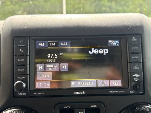 Used 2017 Jeep Wrangler Unlimited Rubicon AWD/4WD image 25