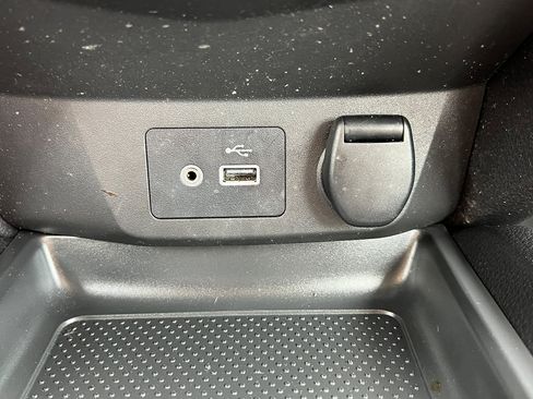 Used 2021 Nissan Rogue Sport S image 22