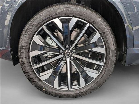 Used 2026 Volvo XC90 B6 Plus w/ Protection Package Premier AWD/4WD image 11