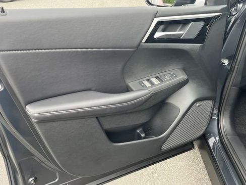 New 2026 Mitsubishi Outlander LE FWD image 11
