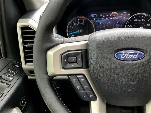Certified 2019 Ford F250 Lariat w/ Lariat Value Package AWD/4WD image 15