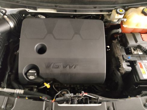 Used 2020 Chevrolet Traverse LT image 30