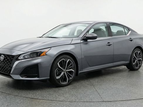 Used 2025 Nissan Altima 2.5 SR image 3