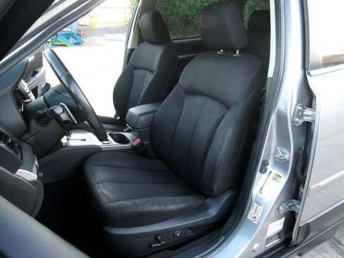 Used 2011 Subaru Outback 2.5i Premium AWD/4WD image 18